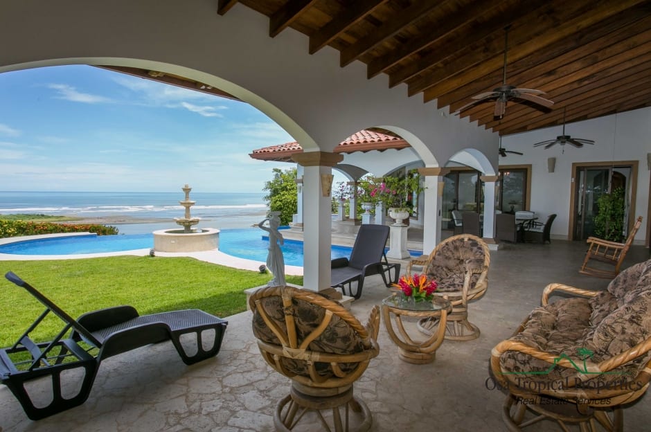 1/2 Acre - Amazing 5 Bedroom Villa With Excellent Access And Outstanding Ocean View!!!