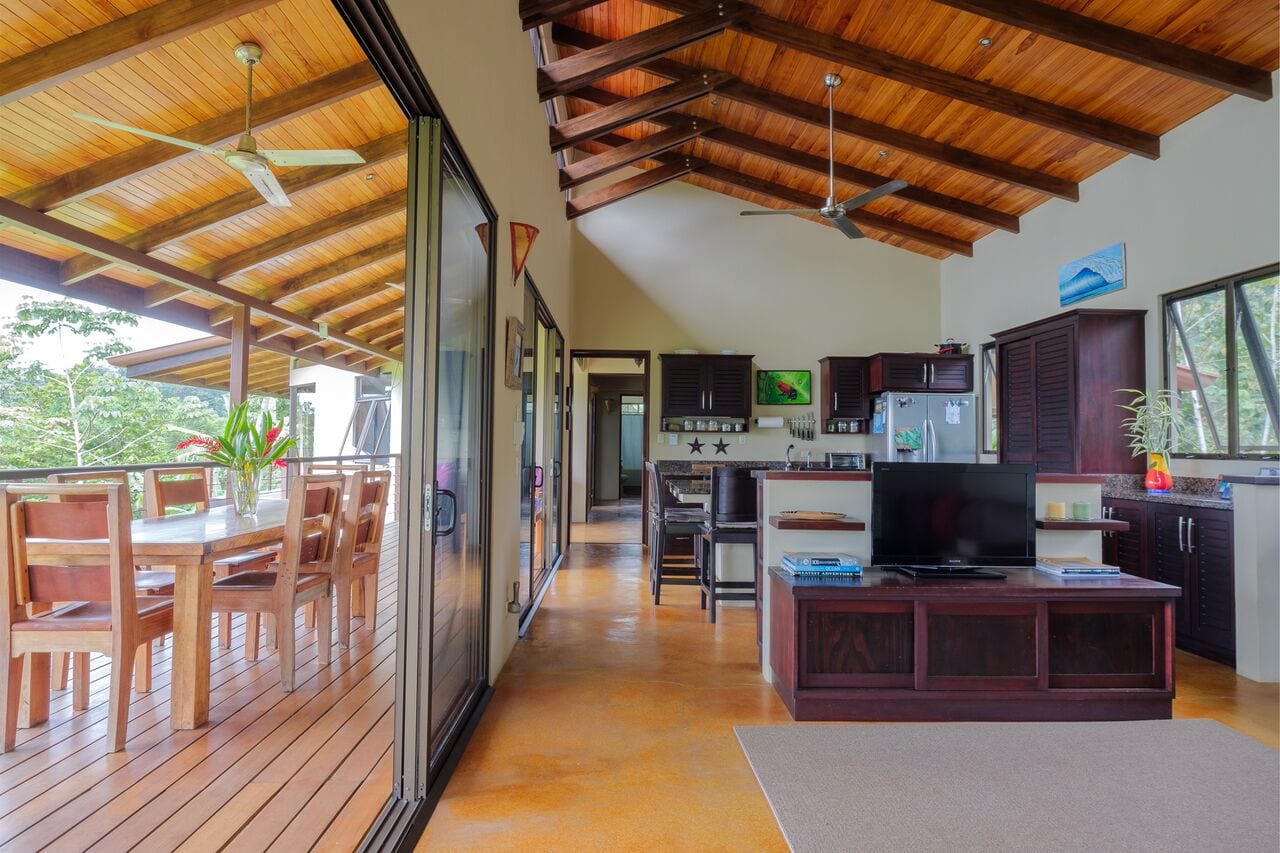 0.38 ACRES – 4 Bedroom Modern Tropical Home With Amazing Whales tale Ocean Views!!!