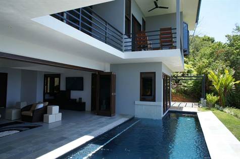 Ultra Modern Home With Pool