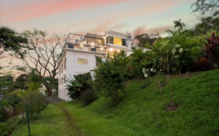 1 ACRE – 5 Bedroom Modern Masterpiece With Amazing Ocean Views Located In Navita Resort Community!!!!