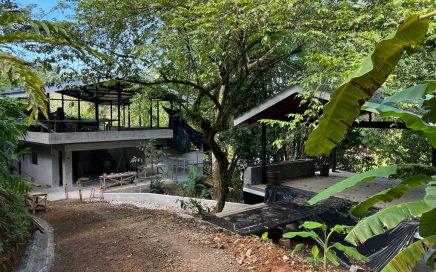 1.17 ACRES – 5 Bedrooms In 3 Villas Tucked In The Jungle With Easy Access, Newly Remodeled!!!