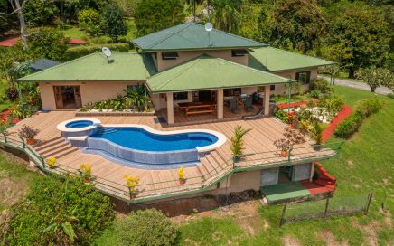 12.5 ACRES – 3 Bedroom House, 2 Bedroom Guest House, Caretaker House, Pool, Spectacular Mountain Views!!!