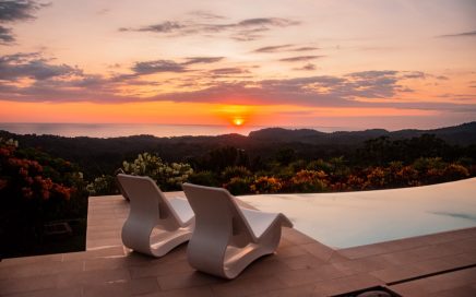 2.75 ACRES – 4 Bedroom Modern Luxury Home With Infinity Pool And Incredible Sunset Ocean View!!!!!