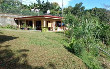 1.1 ACRES – 3 Bedroom Tico House Located In Pedregoso, Just Minutes From San Isidro Downtown!!!