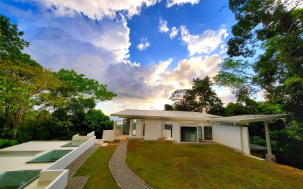 6.38 ACRES – 5 Bedroom In 3 Houses, With Front Row Ocean View, And Jungle Surrounds In A Gated Community!!!!