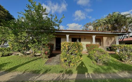 0.12 ACRES – 3 Bedroom Fully Furnished Home Walking Distance To The Beach!!!!!