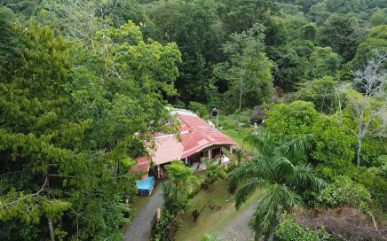 2.2 ACRES – 2 Bedroom Tico Home With More Building Areas, Located Just Minutes From The Beautiful Beaches!!!!