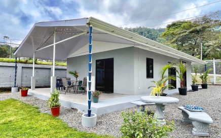 0.21 ACRES – Renovated, 2 Bedrooms, 2 Full Baths, Mountain Views and Small Ocean View, 2 Wheel Drive Access, Commercial or Residential, Furnished And Ready To Move In!!