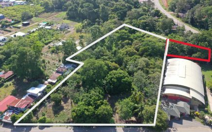 4.35  ACRES – Flat And Usable Commercial Lot In The Heart Of Uvita With 90 Meters Paved Road Frontage!!!