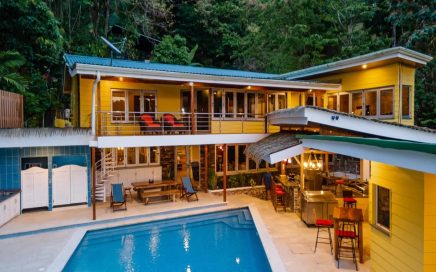 0.20 ACRES – 10 Bedroom Villa, Great Ocean View, Pool, And Rental Producer!!!!