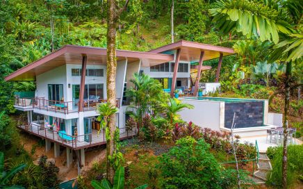 2.7 ACRES – 4 Master Bedroom Tropical Luxury Home, With Outstanding Ocean And Mountain Views And Pool!!!!