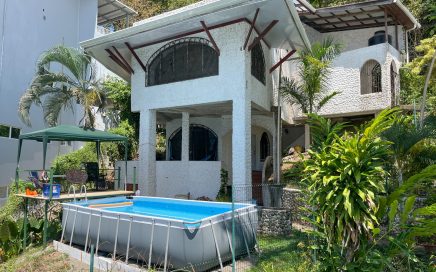 0.47 ACRES – 10 Rental Unit Villas With Breathtaking Ocean Views, Plus 1 Bedroom Home, Perfect Rental Business!!!