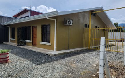 0.11 ACRES – 4 Identical Fully Furnished Apartments – Great Investment Property Within Walking Distance To The Marino Ballena National Park!!!