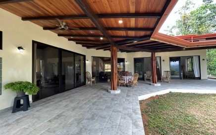 2.5 ACRES – 3 Bedroom Contemporary Modern Mountain View Home, Close To Waterfalls and Fully Furnished!!!!