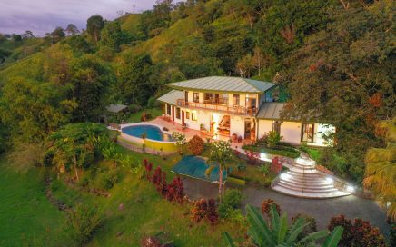 2 ACRES – 3 Bedroom Luxury Panoramic Ocean View Home, With Pool And Guest House!!