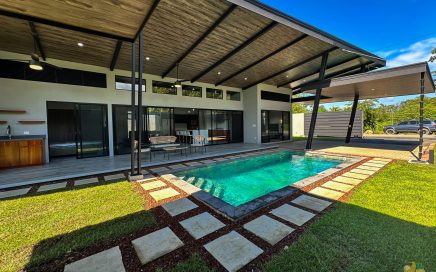 0.11 ACRES – 3 Bedroom Modern Home With Pool, Easy Beach Access, Fully Furnished!!!!