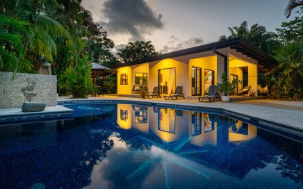 1.30 ACRES – 3 Bedroom Fully Furnished Home With Pool And Jacuzzi And Astonishing Jungle View!!!!
